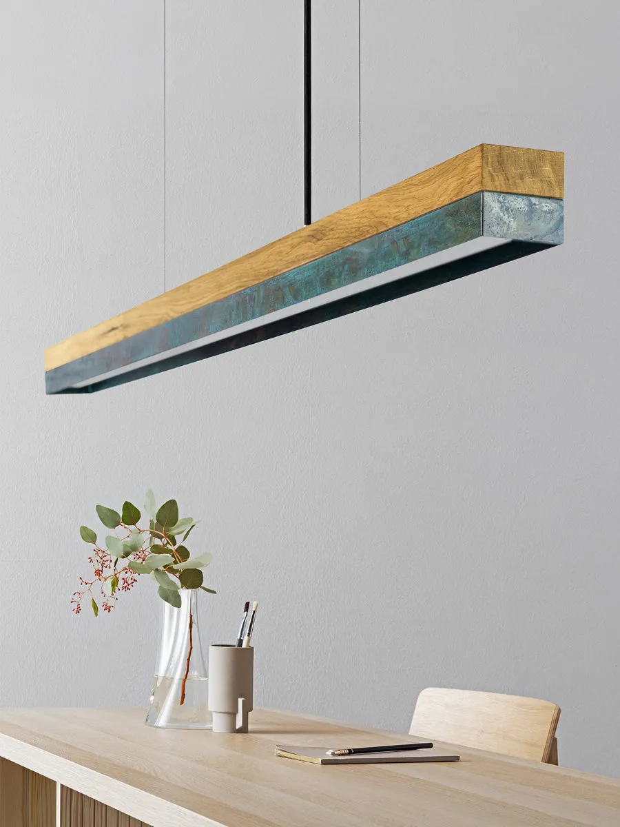 [C1o] Pendelleuchte aus Eichenholz und oxidiertem Kupfer, 122 cm