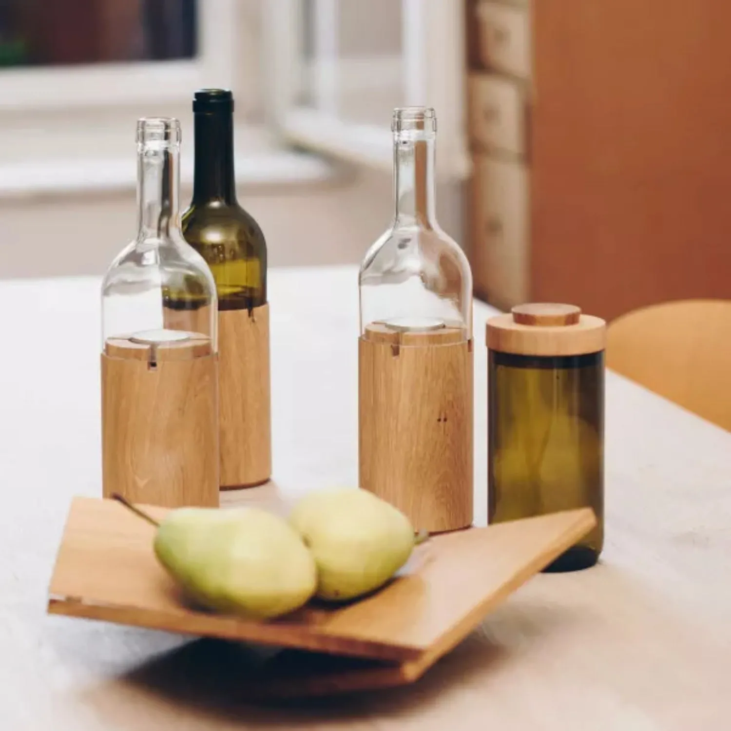 Windlicht 'Windy' | in verschiedenen Farben | Glas und geölte Eiche | H 28 cm Ø 7,5 cm | Made in Germany