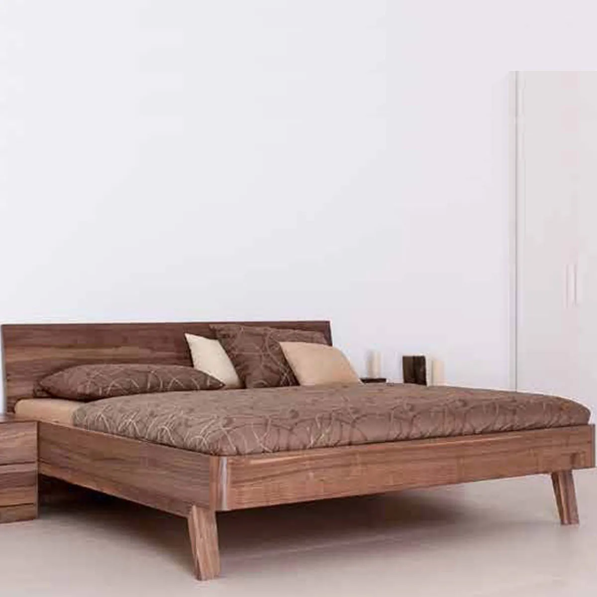 Klassisches Massivholzbett 'Style' | verschiedene Ausführungen und Größen | Made in Südtirol