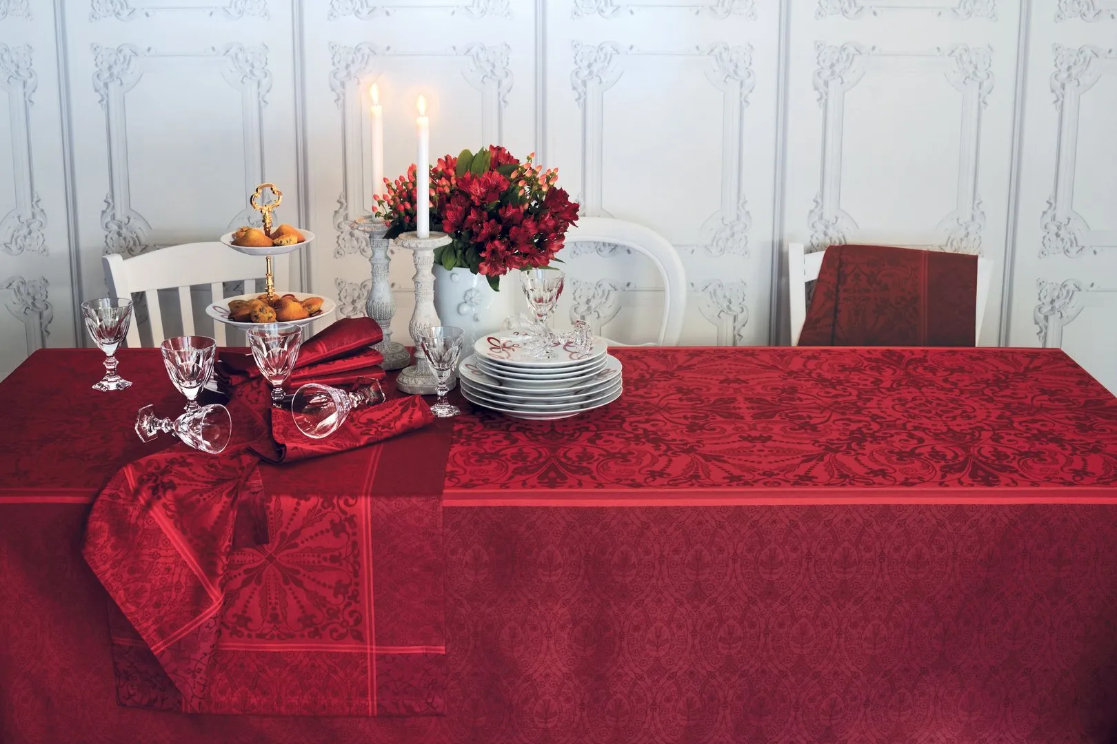 Garnier Thiebaut Tischdecke CASSANDRE GRENAT