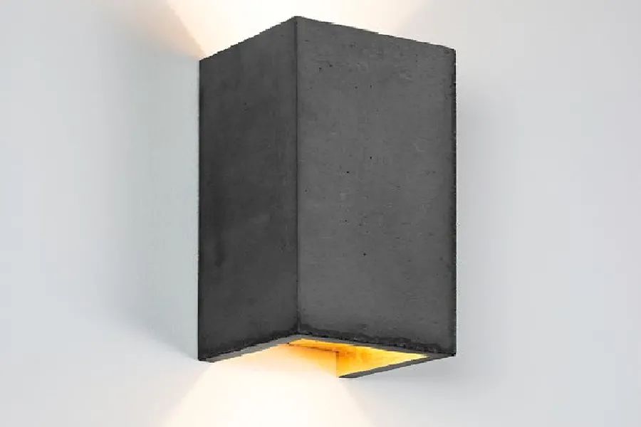 [B8] Rechteckige Wandleuchte