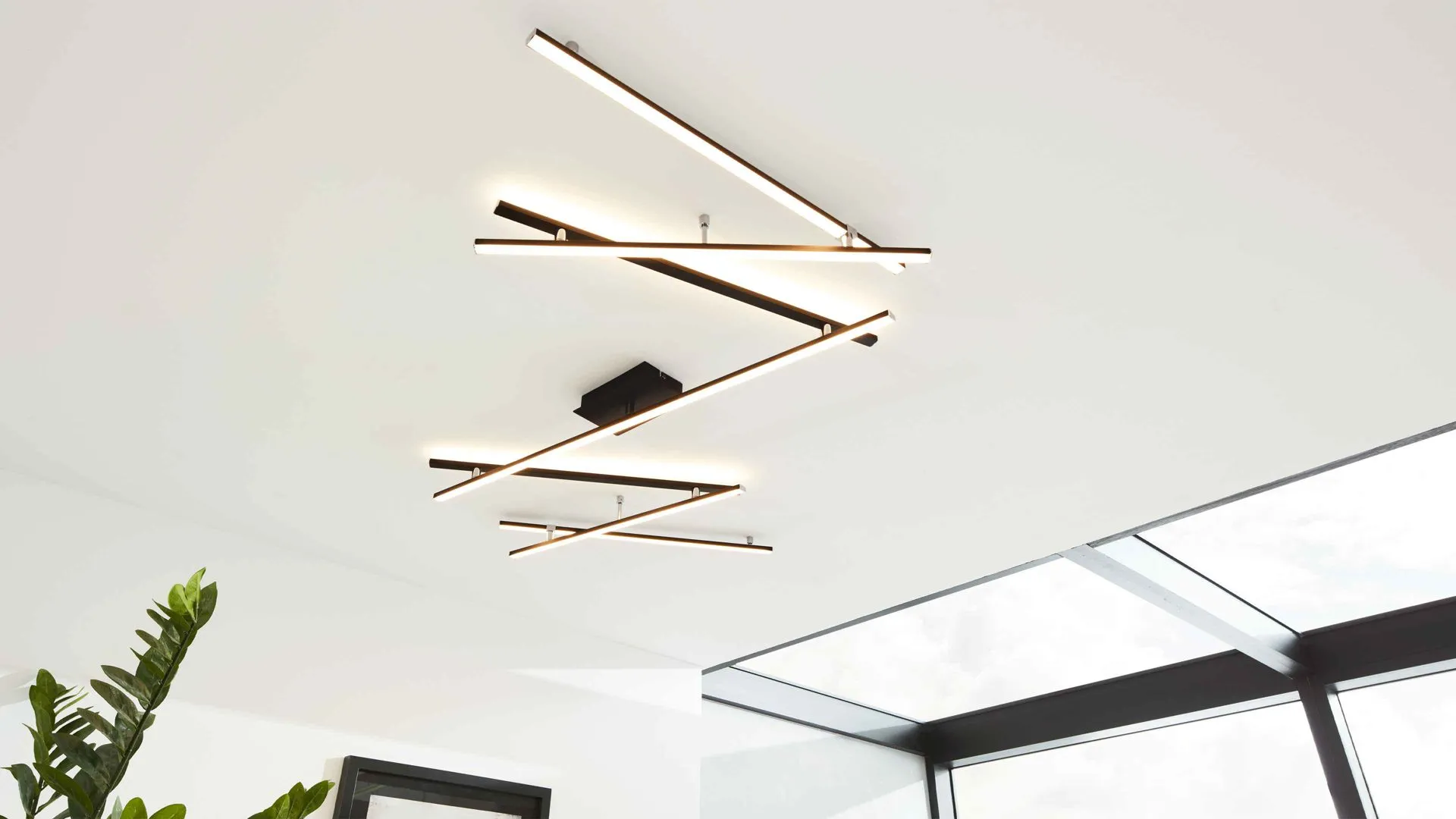 Interliving Leuchten Serie 9339 - Deckenleuchte, Mattschwarz – Länge ca. 345 cm