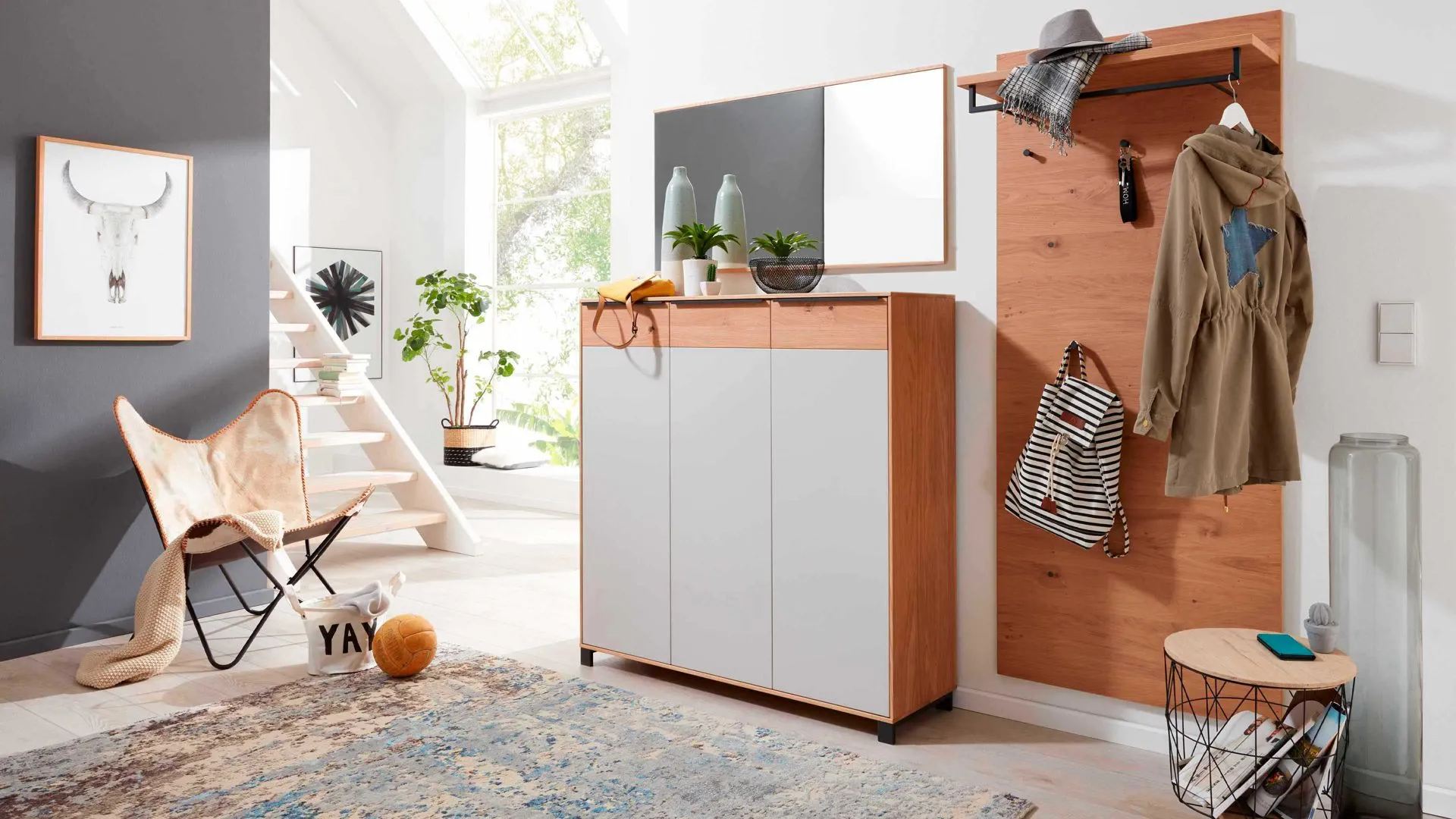 Interliving Garderoben Serie 6005 – Set 1, Eiche & lichtgrauer Lack – dreiteilig