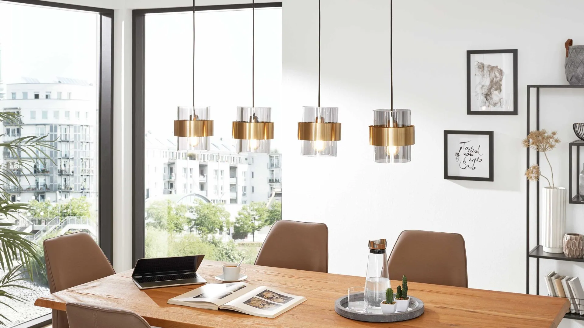 Interliving Leuchten Serie 9333 - Hängeleuchte, Rauchglas & Messing – Länge ca. 110 cm