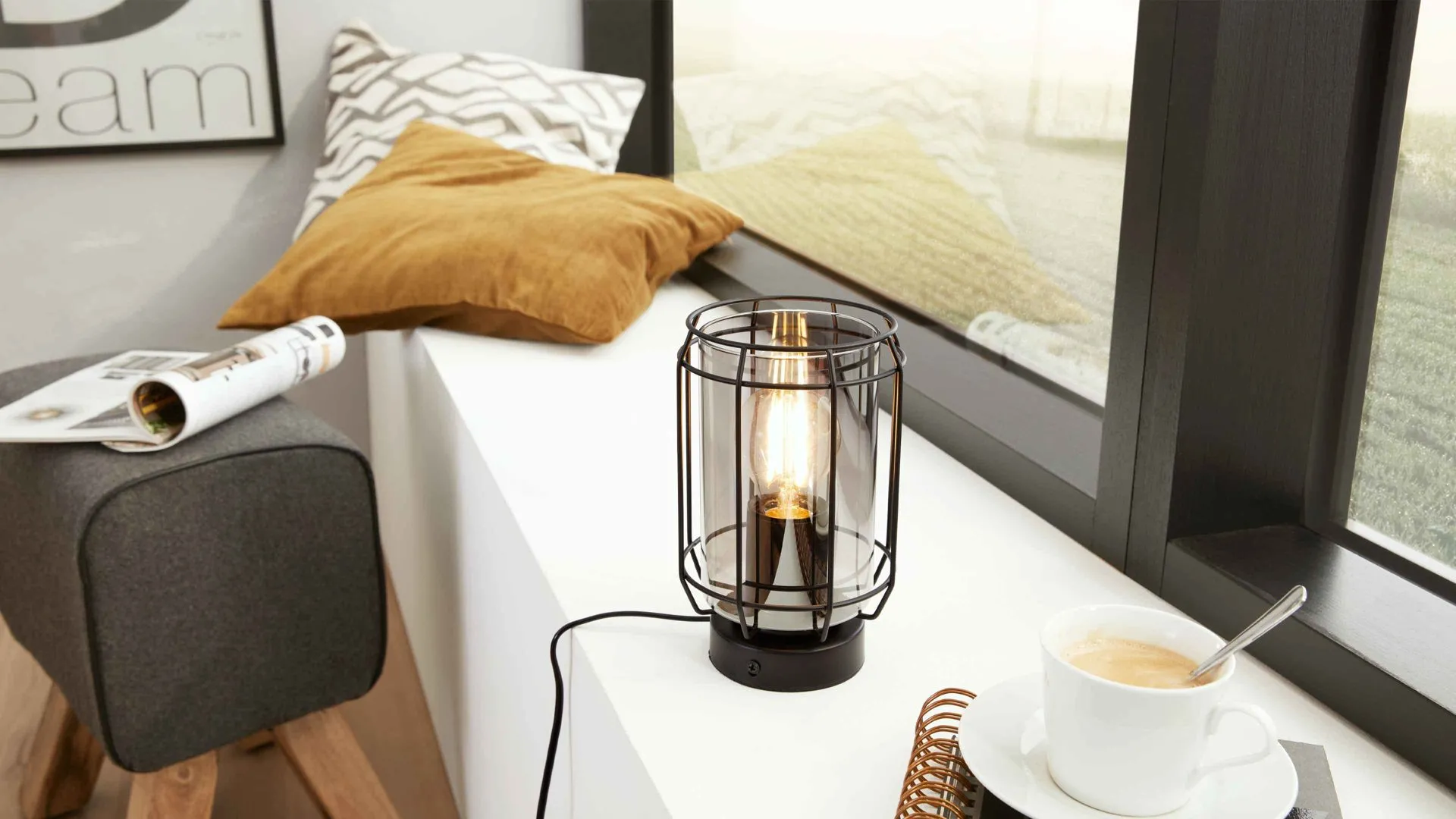 Interliving Leuchten Serie 9331 - Tischleuchte, Rauchglas & Mattschwarz – Höhe ca. 20 cm