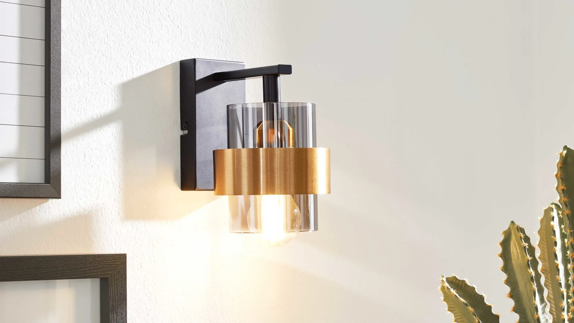 Interliving Leuchten Serie 9333 - Wandleuchte, Rauchglas & Messing – Höhe ca. 20 cm