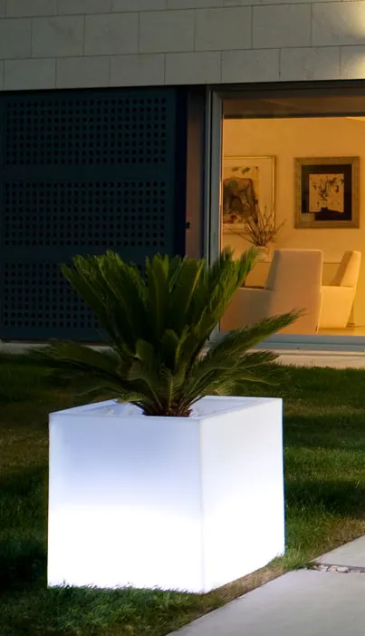 Vondom Pflanzwürfel CUBO LED RGBW