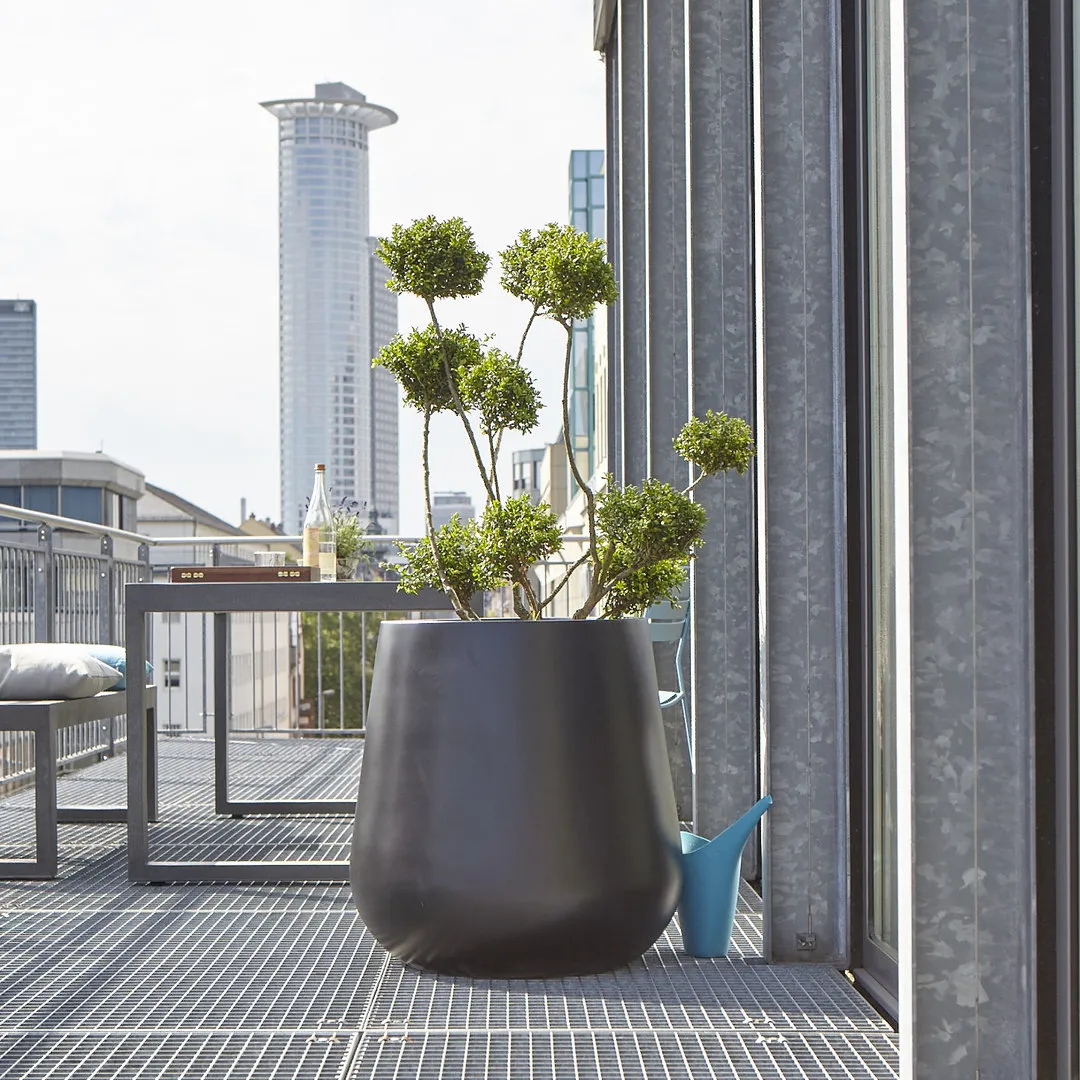 Pflanzkübel amei der BAUCHIGE L