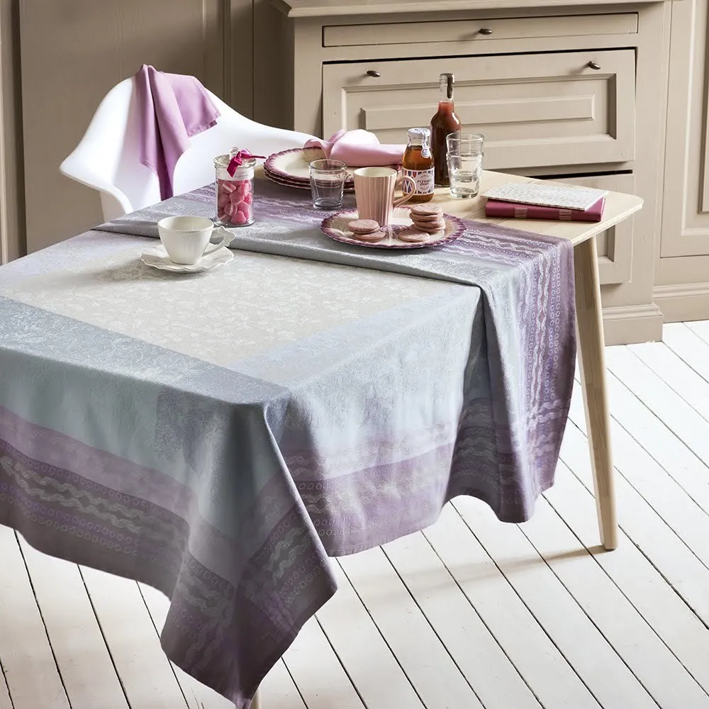 Garnier Thiebaut Tischdecke JARDIN DES ROSES PARME