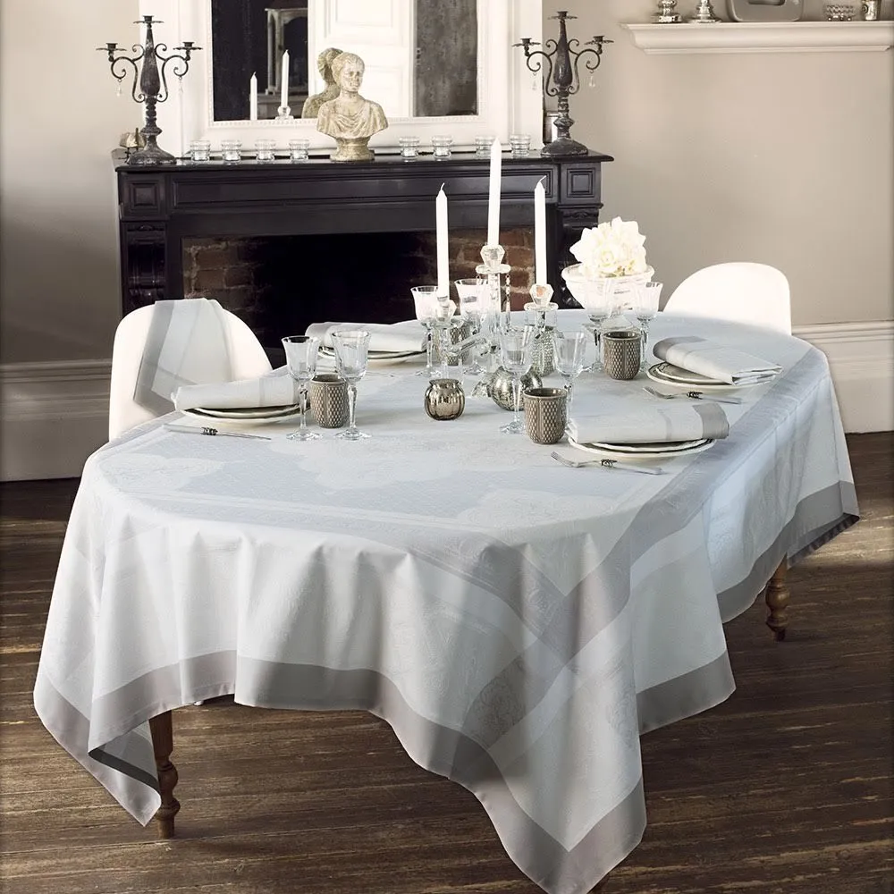 Garnier Thiebaut Tischdecke POMPADOUR GREGE