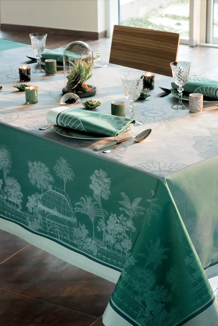Garnier Thiebaut Tischdecke SERRES ROYALES VERT EMPIRE
