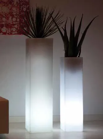 Vondom Pflanzturm TORRE CUADRADA LED RGBW