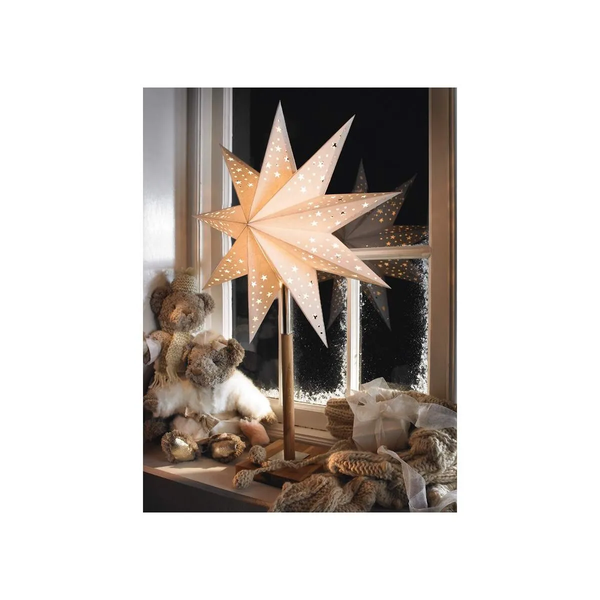 Fenster Weihnachtsstern Solvalla aus Papier Fuß Holz h=70cm
