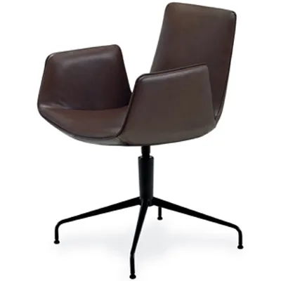 Amelie Armlehnstuhl mit 4-Sternfuß von Freifrau