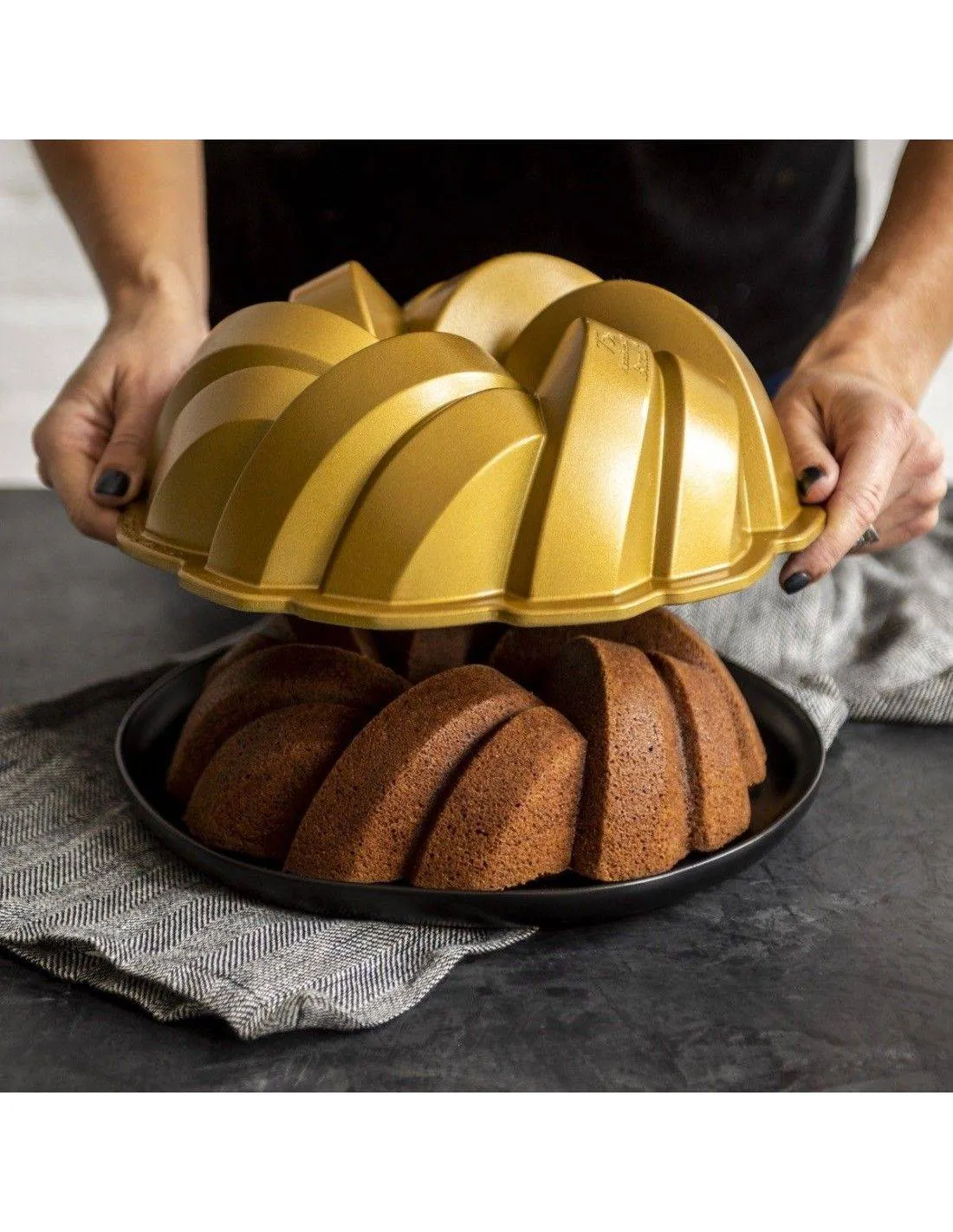 Nordic Ware Geflochtene Gugelhupfform