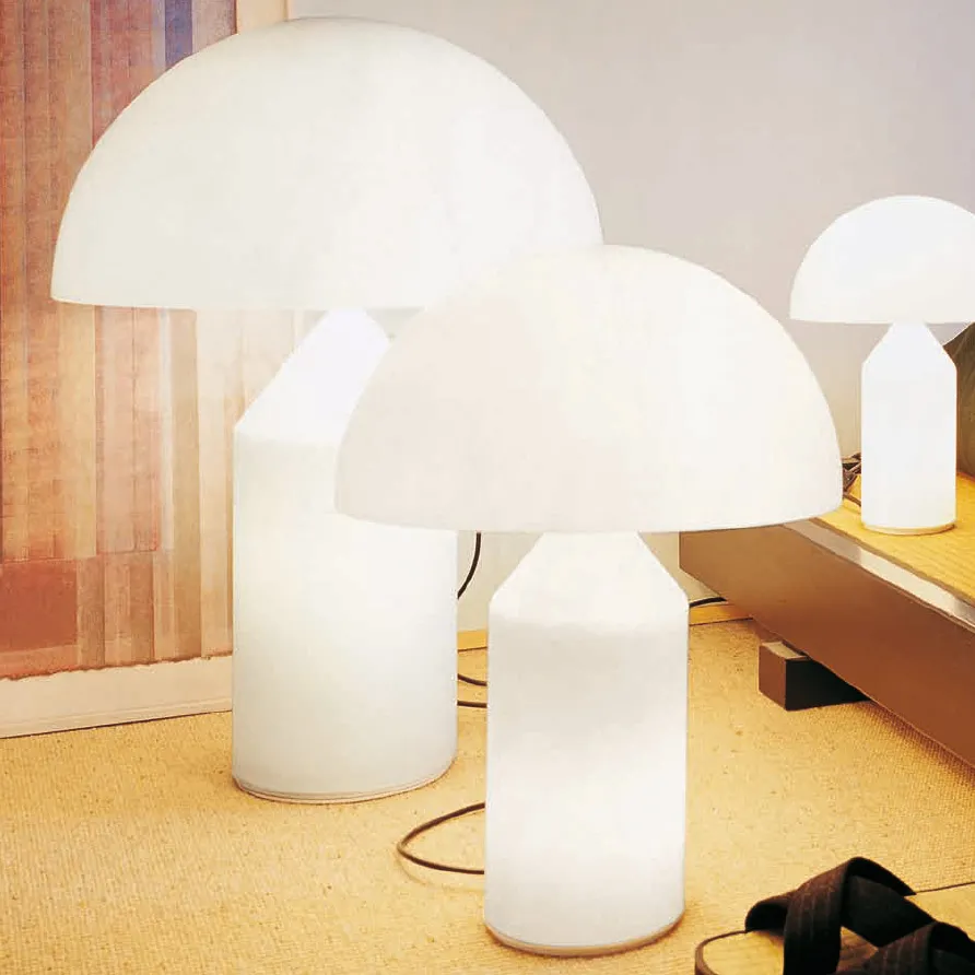 Atollo Opalglas Tischleuchte von Oluce