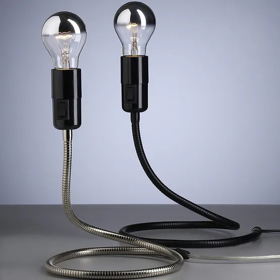 Tischleuchte Lightworm von tecnolumen