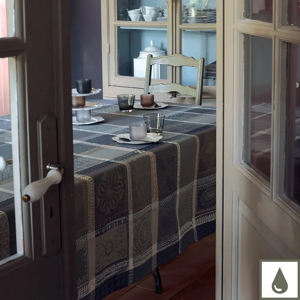 Garnier Thiebaut Tischdecke MILLE WAX