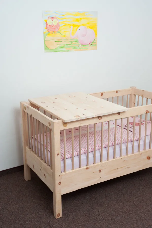 Wickelplatte 'Baby on Board' |  80 x 85 cm | unbehandelte Zirbe | Handwerk aus Südtirol